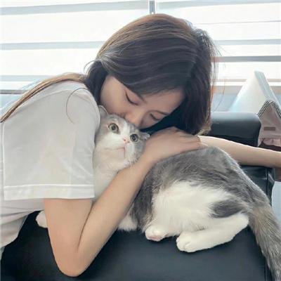 美女荒野逃亡